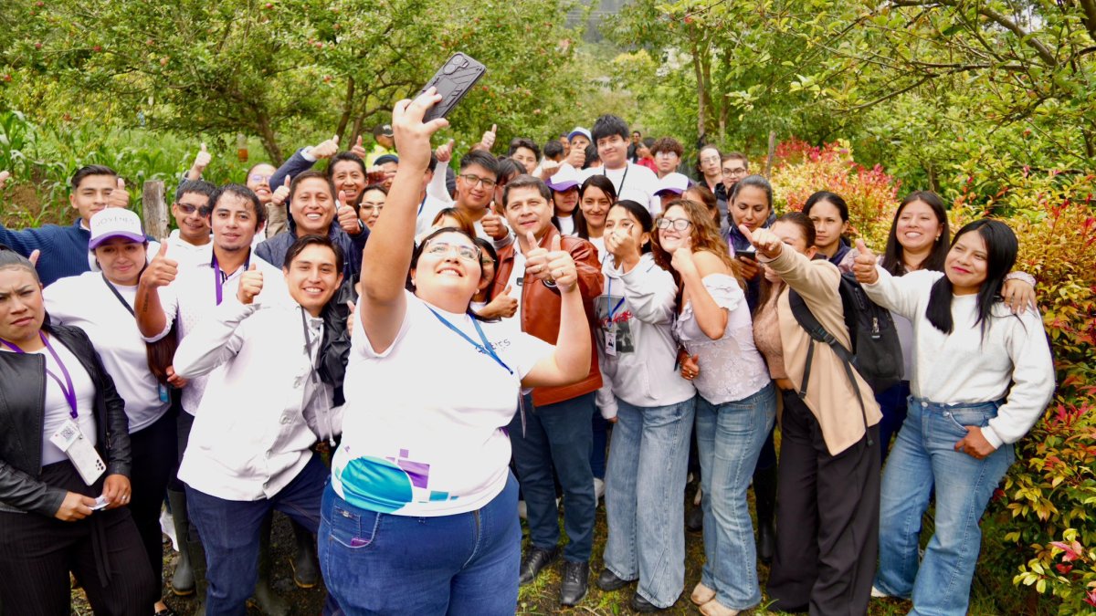 El gobierno de Daniel Noboa ya implementa en mecanismo Jóvenes en Acción que entrega 400 dólares mensuales a los jóvenes inscritos.