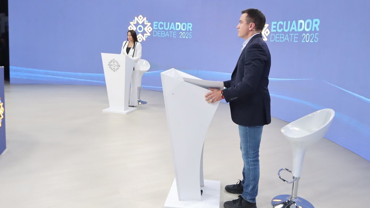 Luisa González lanzó acusaciones de narcotraficante a Daniel Noboa durante el debate presidencial 2025.