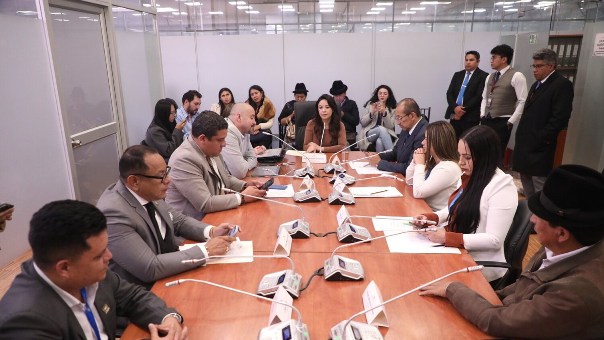 La Comisión de Fiscalización encabeza la investigación sobre el campo Sacha.