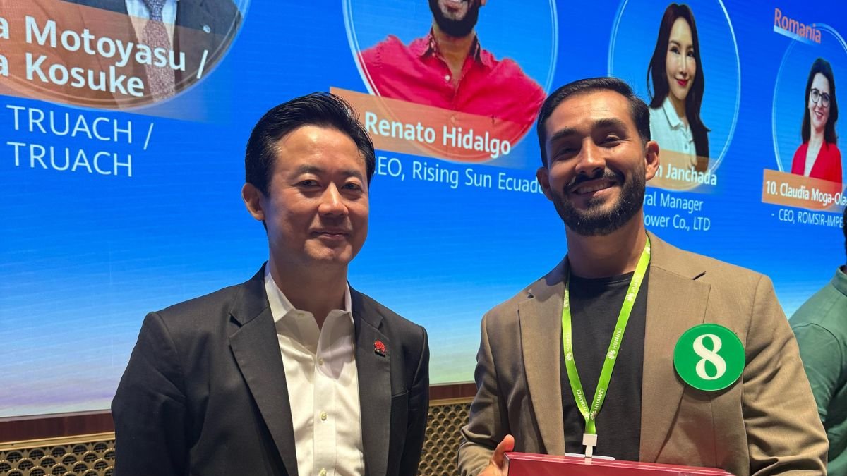 China. Renato Hidalgo, gerente de Rising Sun Ecuador se reunió con el CEO de FusionSun, Charles Yang, de la división de energía de Huawei a nivel mundial