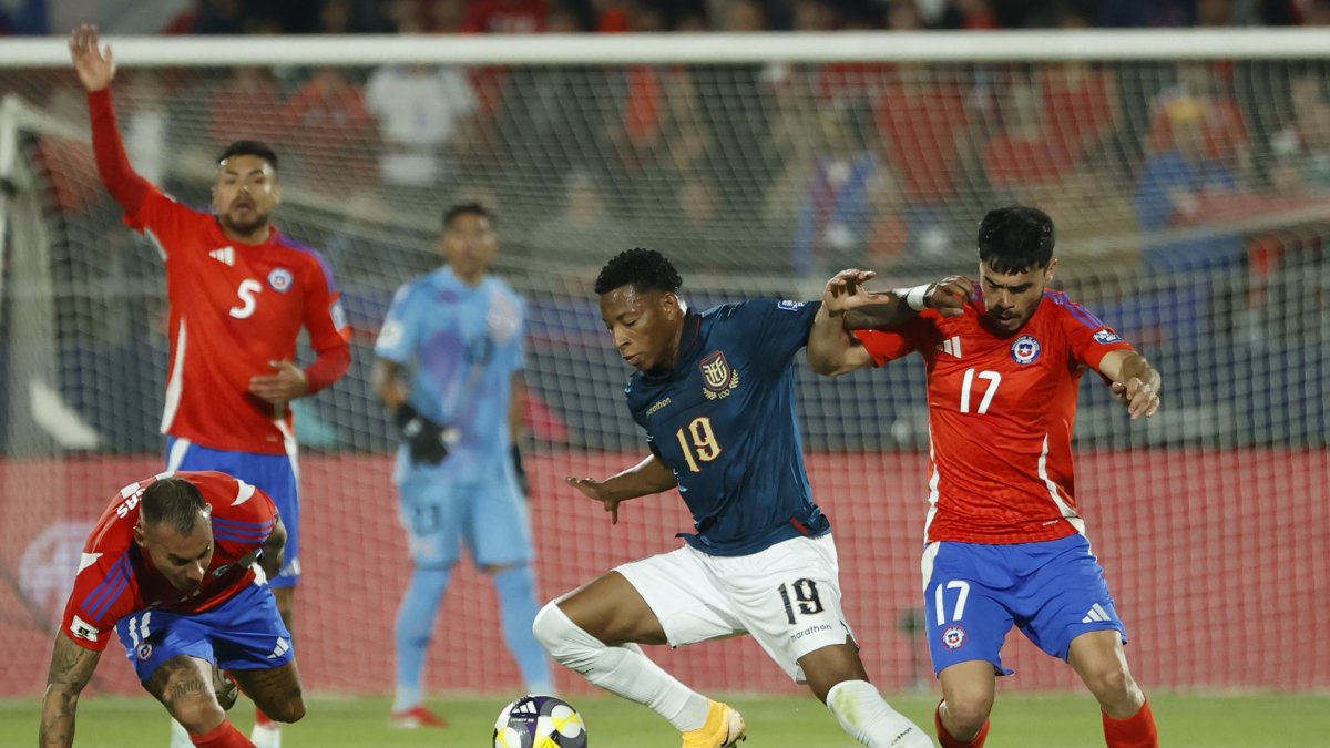 Gonzalo Plata de Ecuador tuvo un buen partido ante Chile.