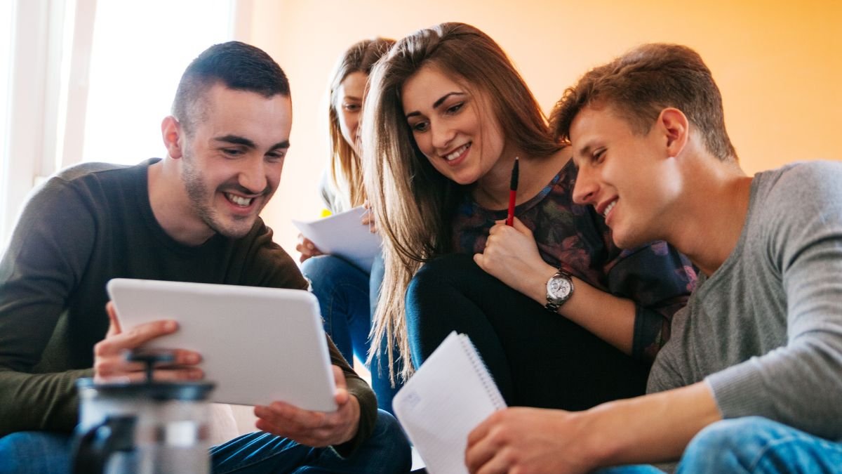 Imagen referencial. Varios ecuatorianos podrán acceder a becas para aprender inglés.
