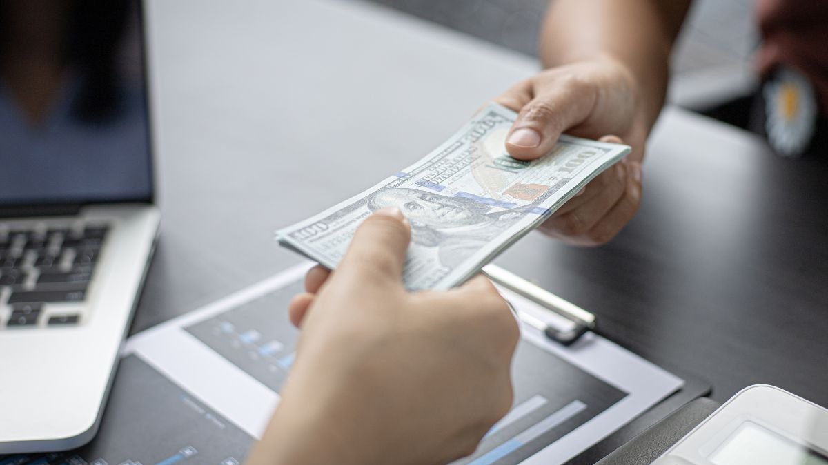 Referencial. El Gobierno Nacional entrega un bono dentro del programa Ecuatorianos en Acción.