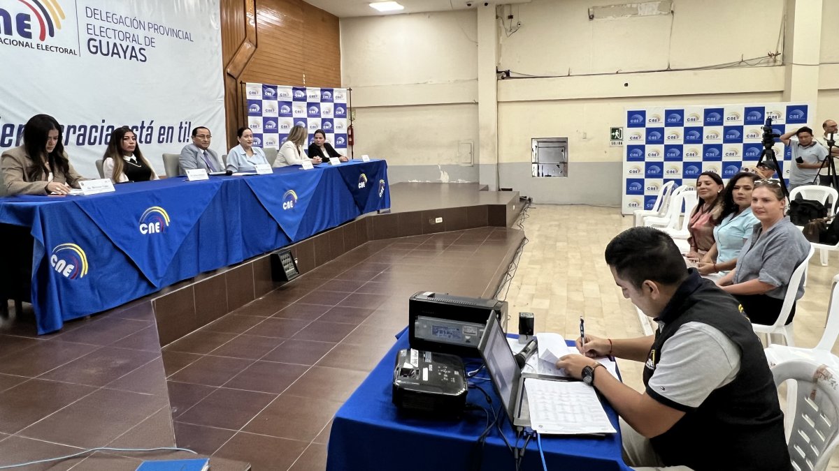 Guayas. En la delegación provincial del Consejo Nacional Electoral se proclamaron los resultados de definitivos y la asignación de los escaños de los asambleístas.
