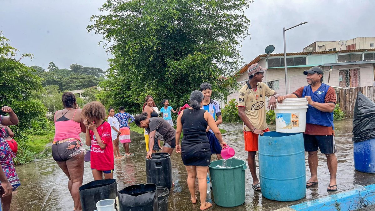 Esmeraldas necesita ayuda. Encuentra los centros de acopio para donar alimentos, ropa y más.