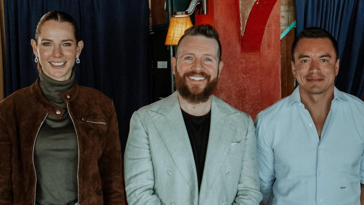 Daniel Noboa y Lavinia Valbonesi en una entrevista con Daniel Habif, mostrando su faceta más personal fuera de la política.