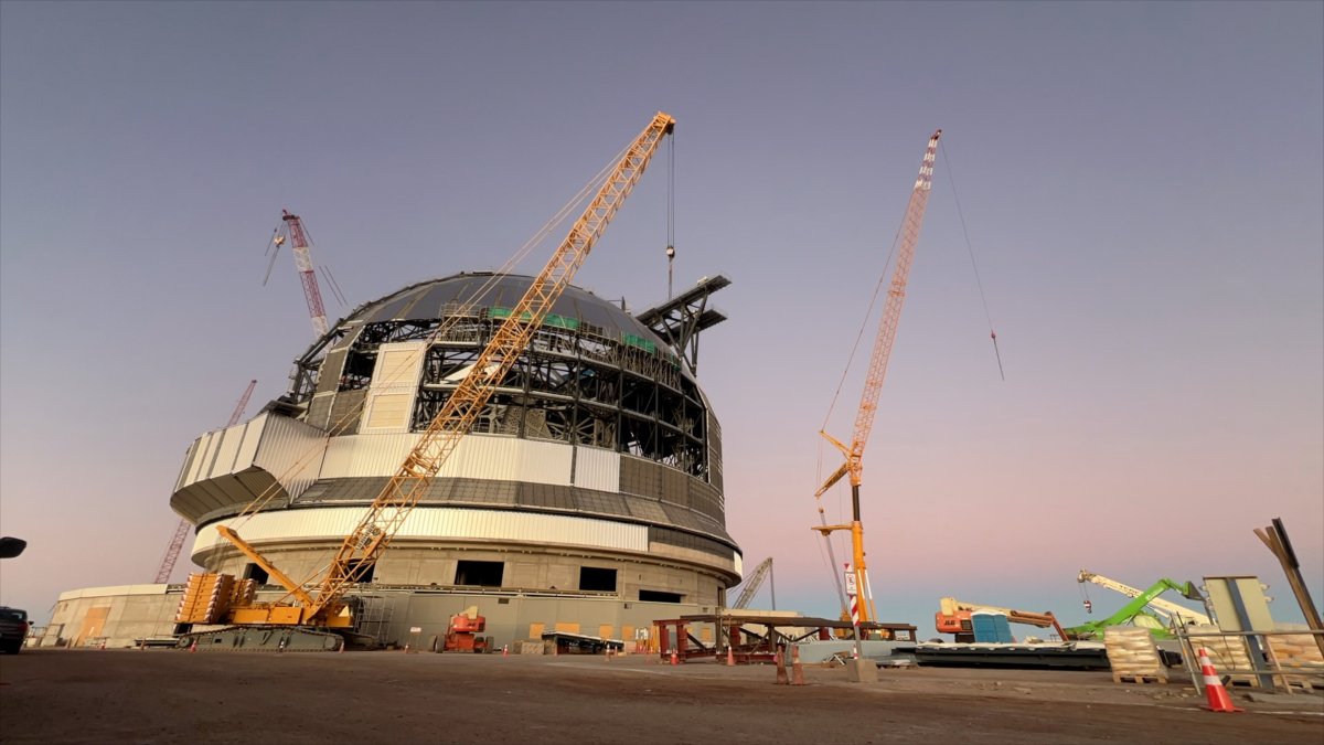 Fotografía de archivo del 26 de enero de 2025 de la construcción del telescopio 'Extremely Large Telescope (ELT)', en el desierto de Atacama (Chile).