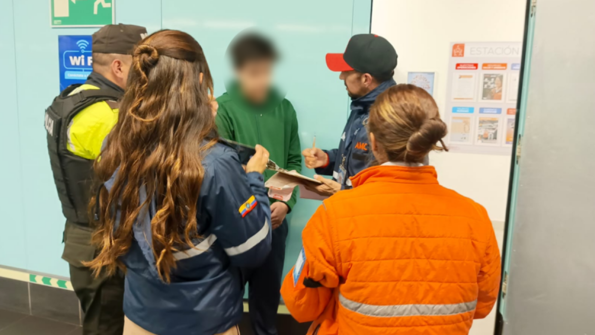 Inspectores de la AMC le notificaron al joven infractor.