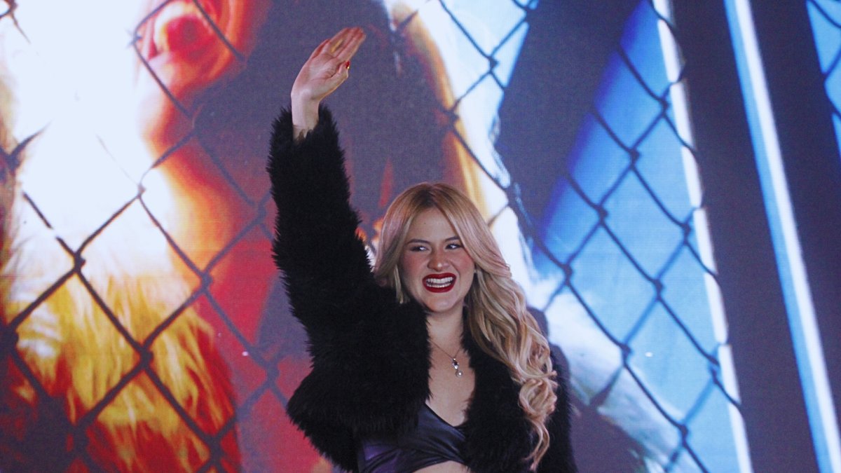 Mar Rendón en la presentación de Tibio junto a Billboard.