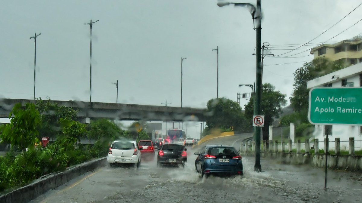 Diferentes vías del norte de la ciudad registraron alta demanda vehicular.