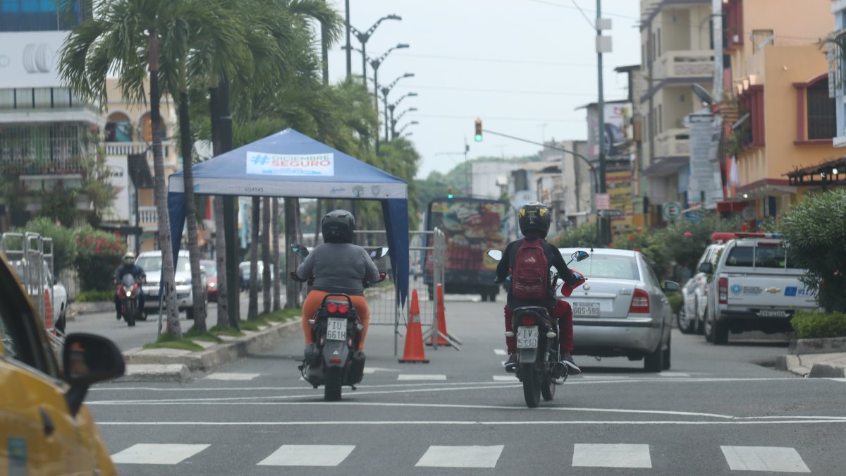 La medida está vigente para autos y motos. No aplica para personas con discapacidad o de la tercera edad
