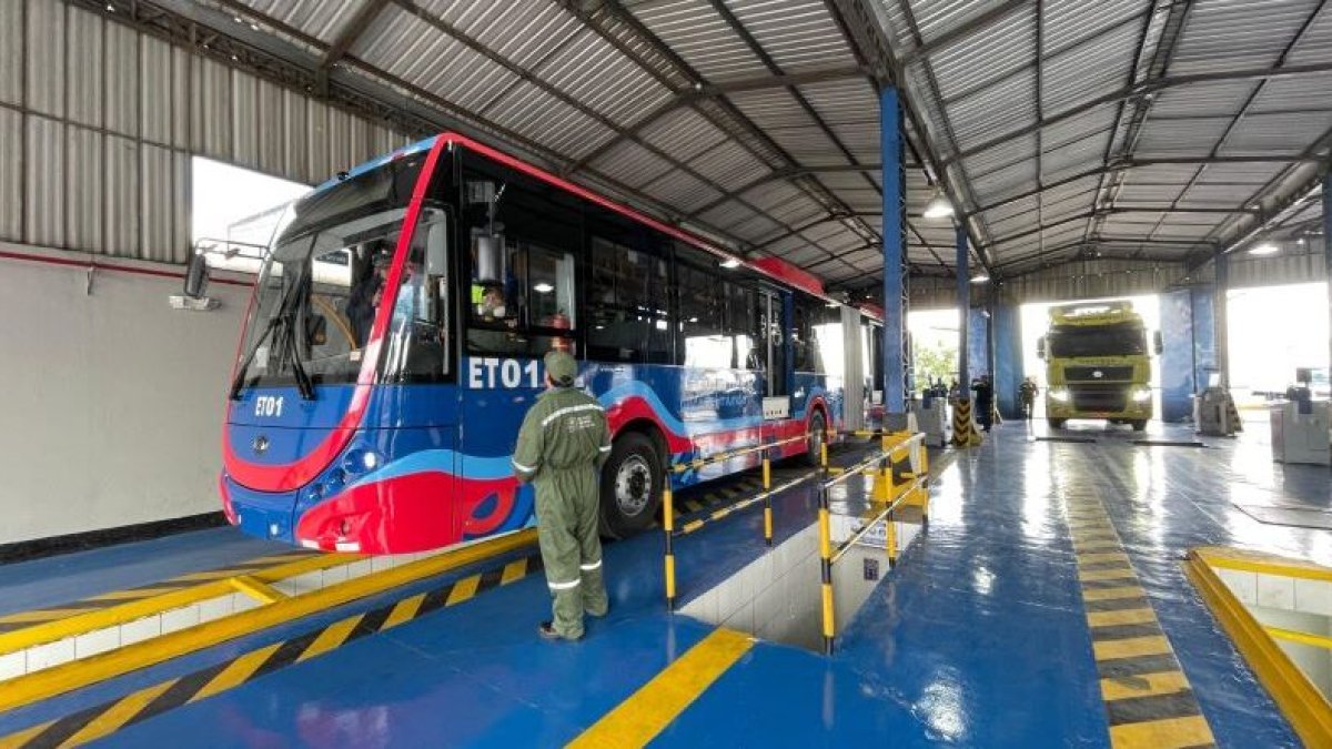 Los 46 trolebuses ya aporbaron la revisión técnica vehicular y están matriculados.