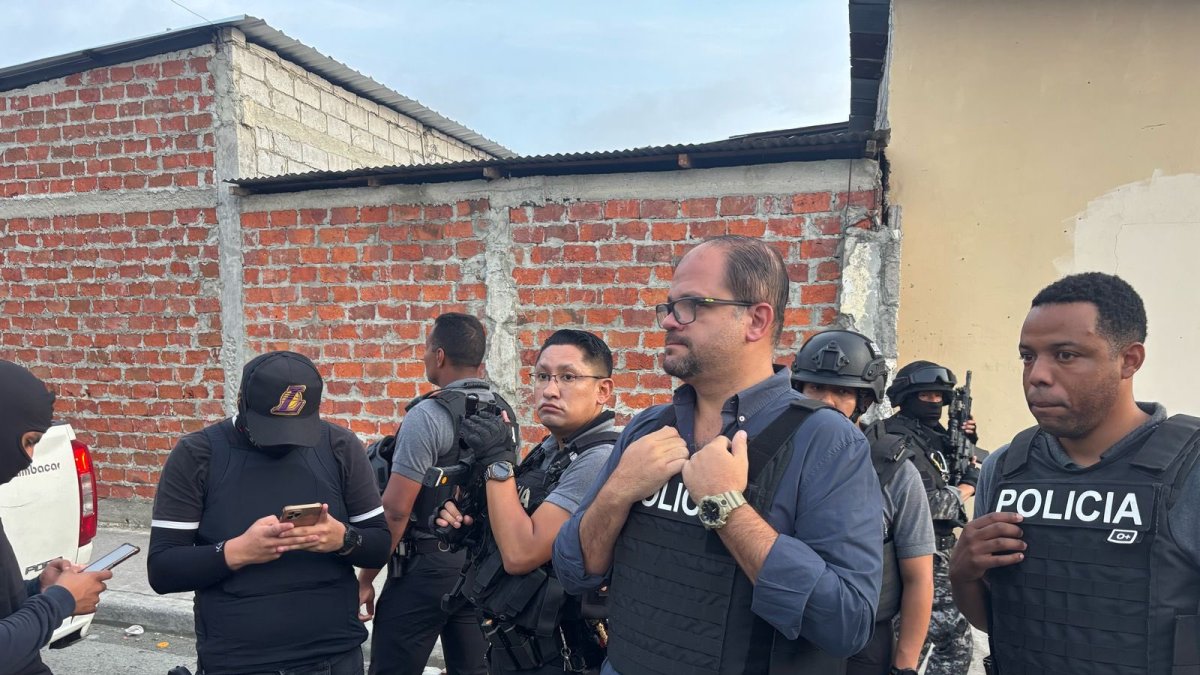 John Reimberg, ministro del Interior, indicó que es vital combatir el crimen organizado desde las cárceles.