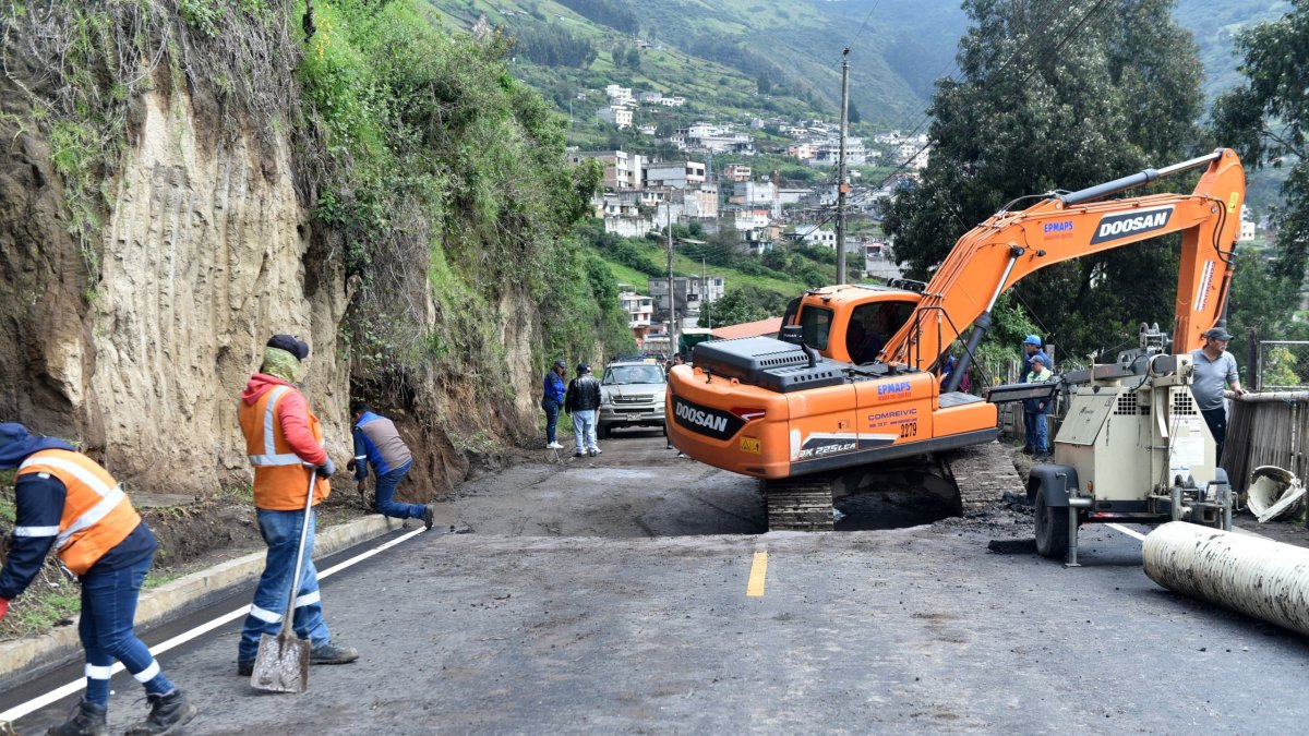 Por las fuertes lluvias, el 26 de marzo de 2025 se abrió un socavón en Chilibulo, en el sur de Quito.