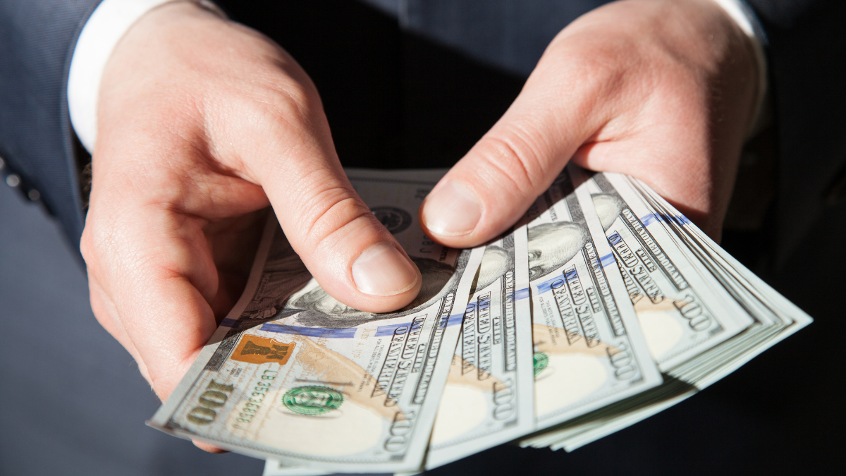 Superintendencia de Bancos alerta sobre 13 entidades financieras no autorizadas en Ecuador.