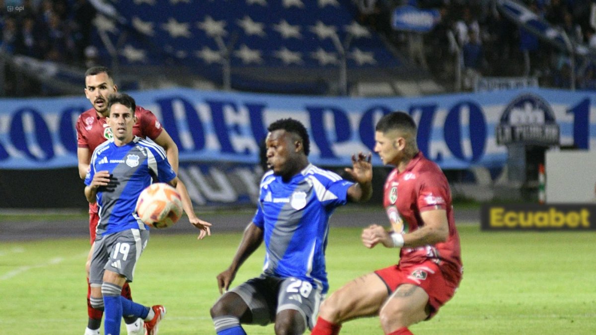 Emelec sacó un empate ante Mushuc Runa en el estadio Olímpico de Riobamba.