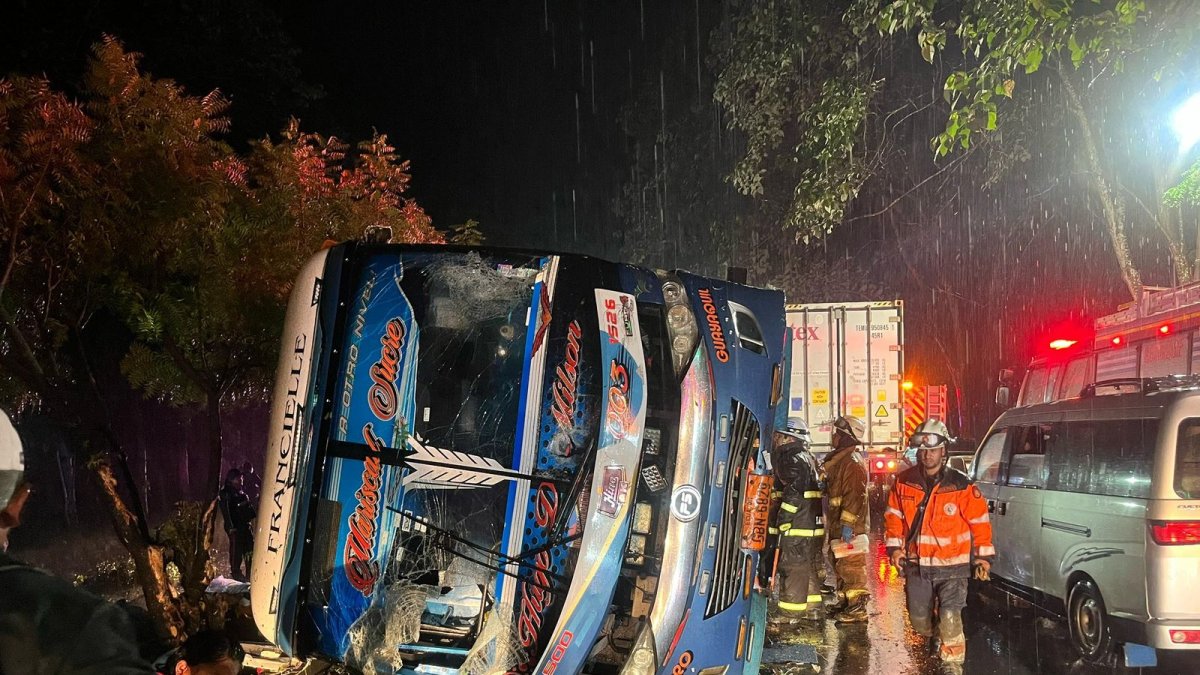 El accidente ocurrió en el kilómetro 98 de la carretera E40, en la ruta Guayaquil-Playas.