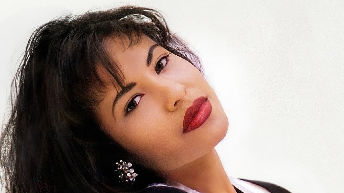 Selena reina en plataformas de streaming, pero también en formatos retro.