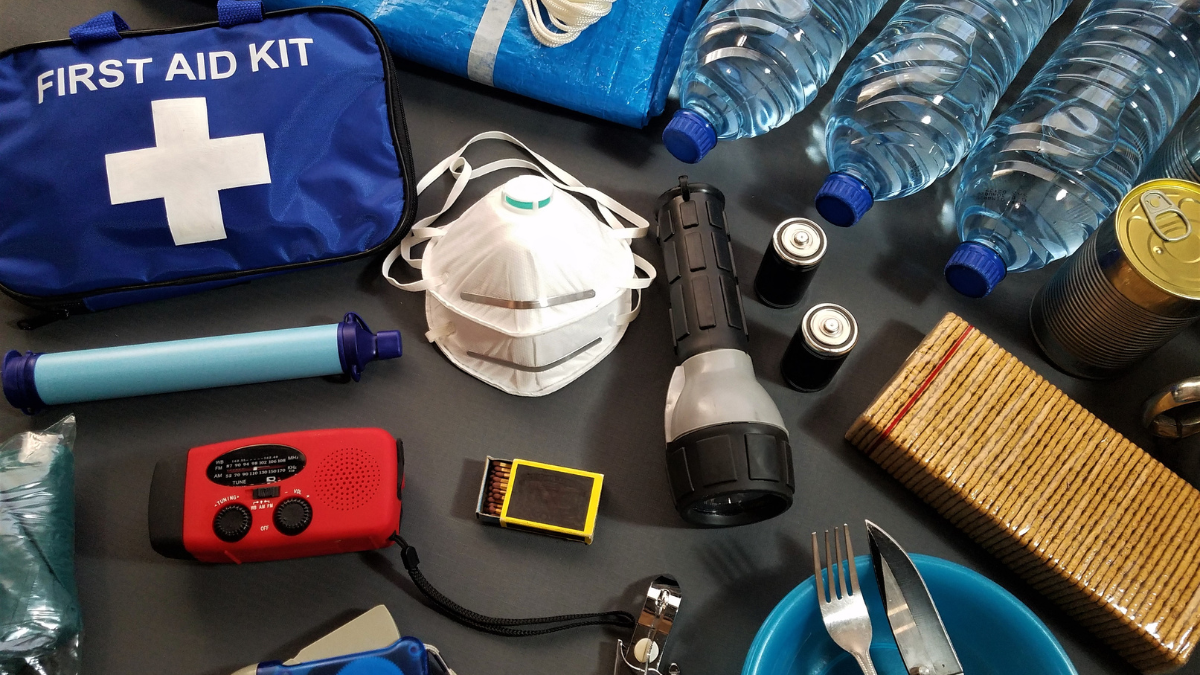 El kit de emergencia debe tener objetos fundamentales.