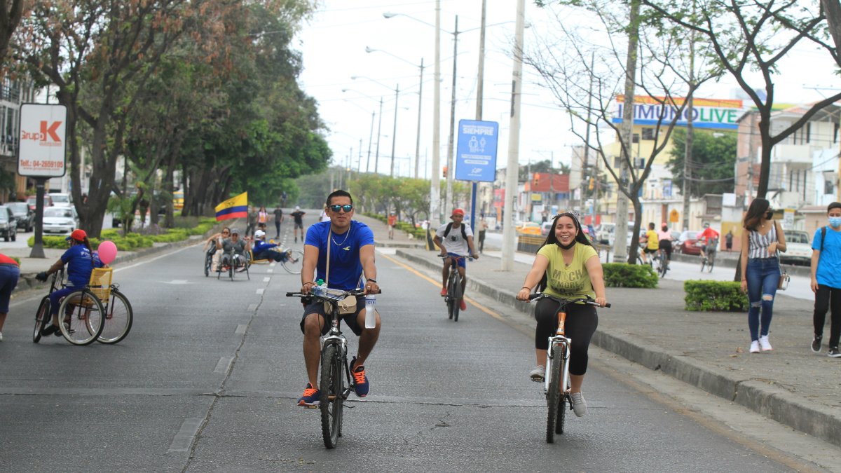 La primera Recreovía se realizó en 2020 en avenida Isidro Ayora, norte de Guayaquil.