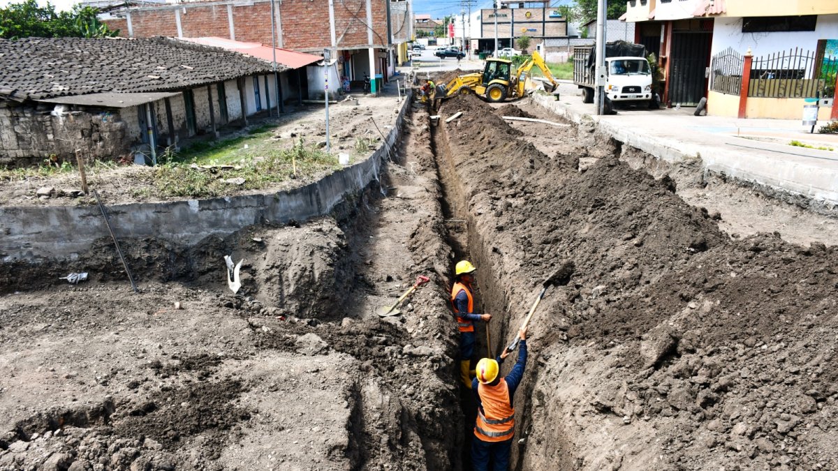 Arreglos. Se están realizando labores en la estructura en mal estado.