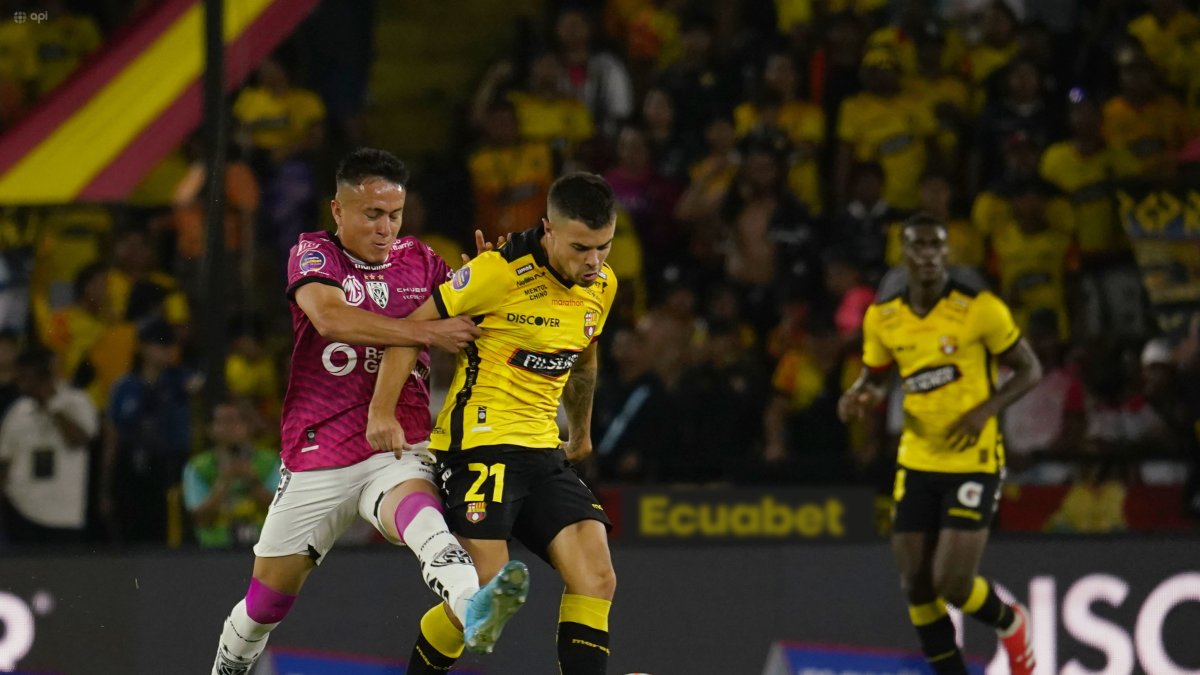Toreros y rayados se volverán a ver las caras en el estadio Monumental, pero ahora por Copa Libertadores.