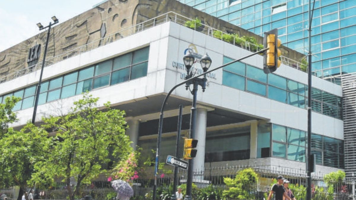 Edificios. La Corte de Justicia del Guayas guardaba características brutalistas que fueron remodeladas en el 2012.