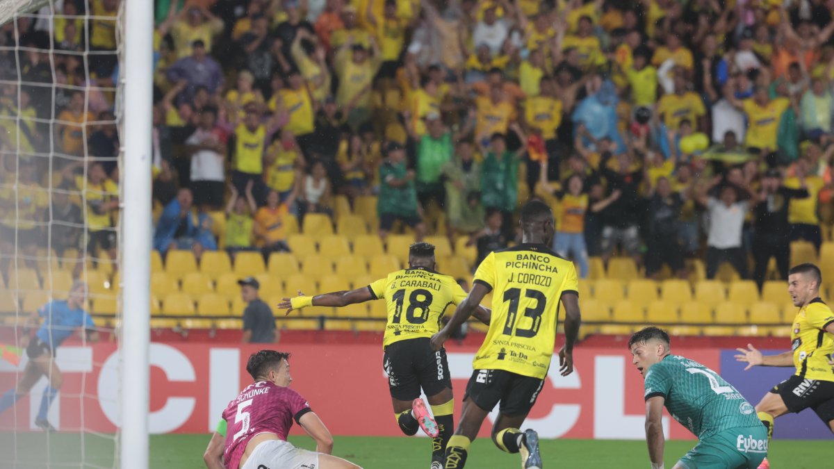Bryan Carabalí (18) selló el 1-0 en el estadio Monumental.