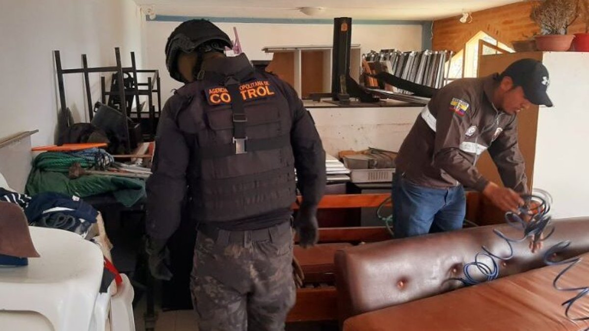 En la oficina administrativa del centro de rehabilitación se halló un arma de fuego.