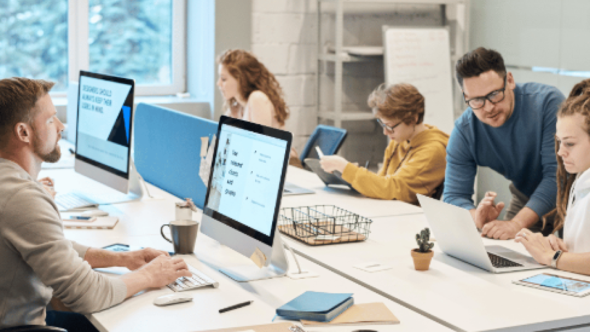 Los trabajadores tienen derecho a recibir un pago por utilidades en abril.