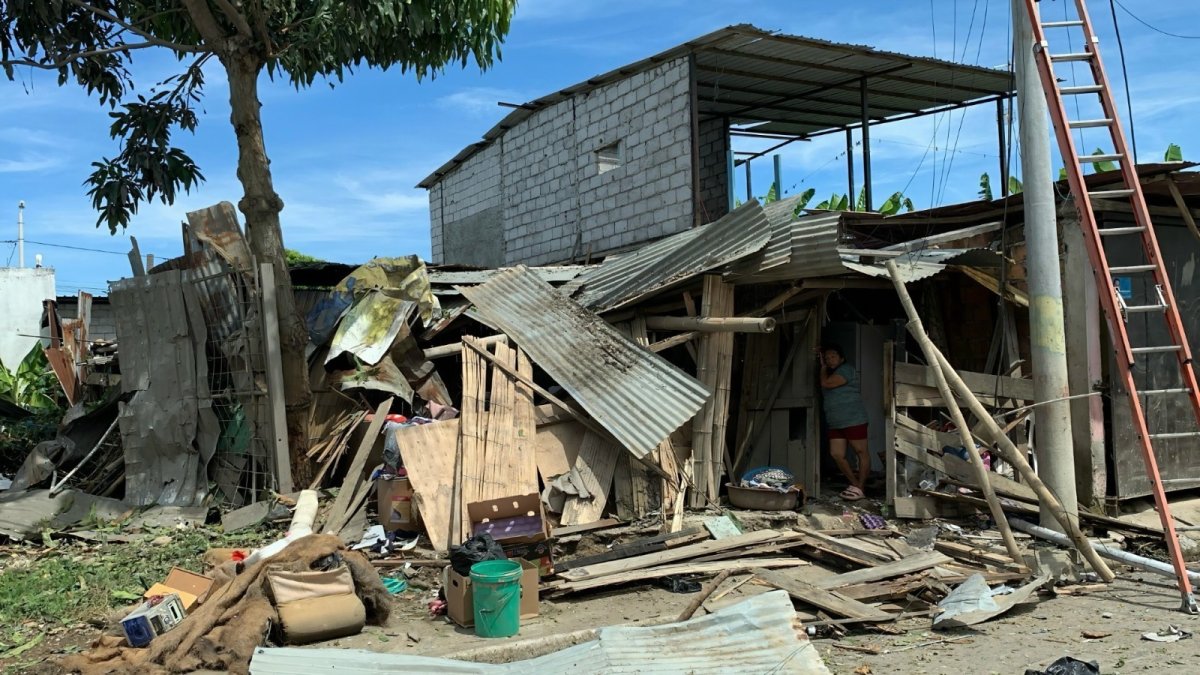 El Oro. Esta es una de las viviendas afectadas tras una de las explosiones.