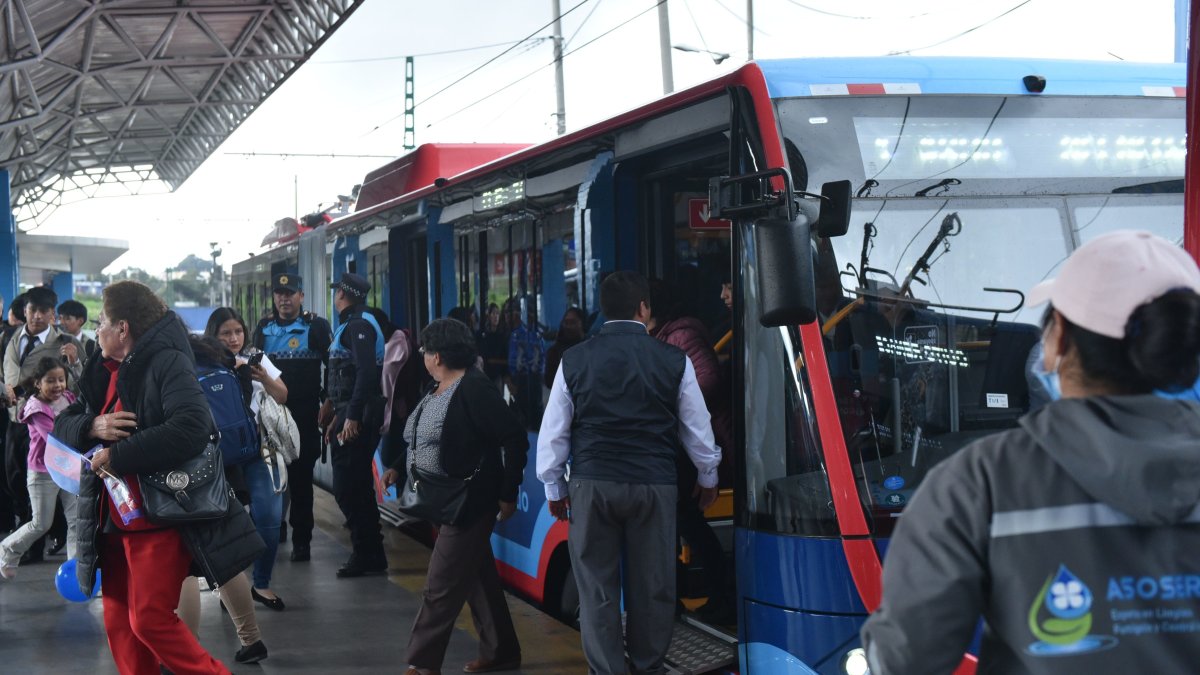 El lunes empezaron a circular 46 de las 60 unidades eléctricas de la nueva flota.