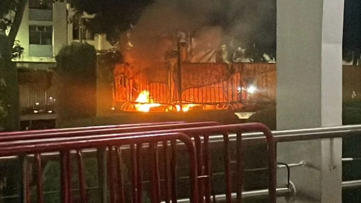Conato de incendio en el Malecón Simón Bolívar.