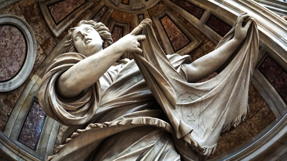 Escultura de Santa Verónica en el Vaticano, obra de Francesco Mochi