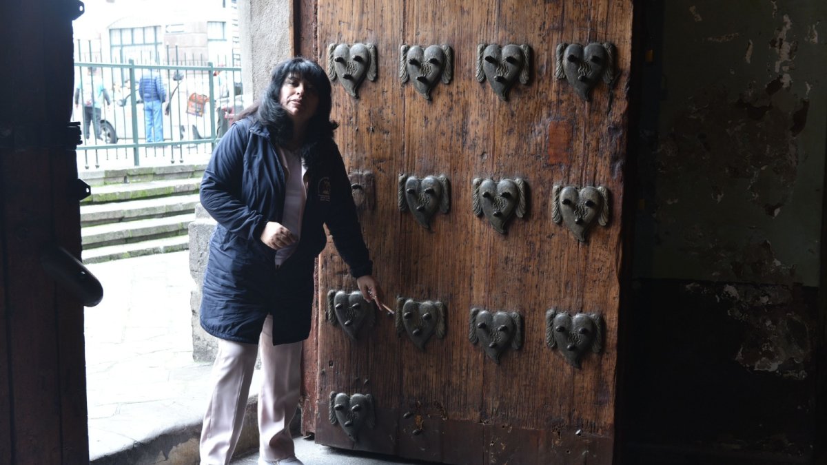 Siete corazones agustinos fueron robados de la entrada de la Iglesia de San Agustín