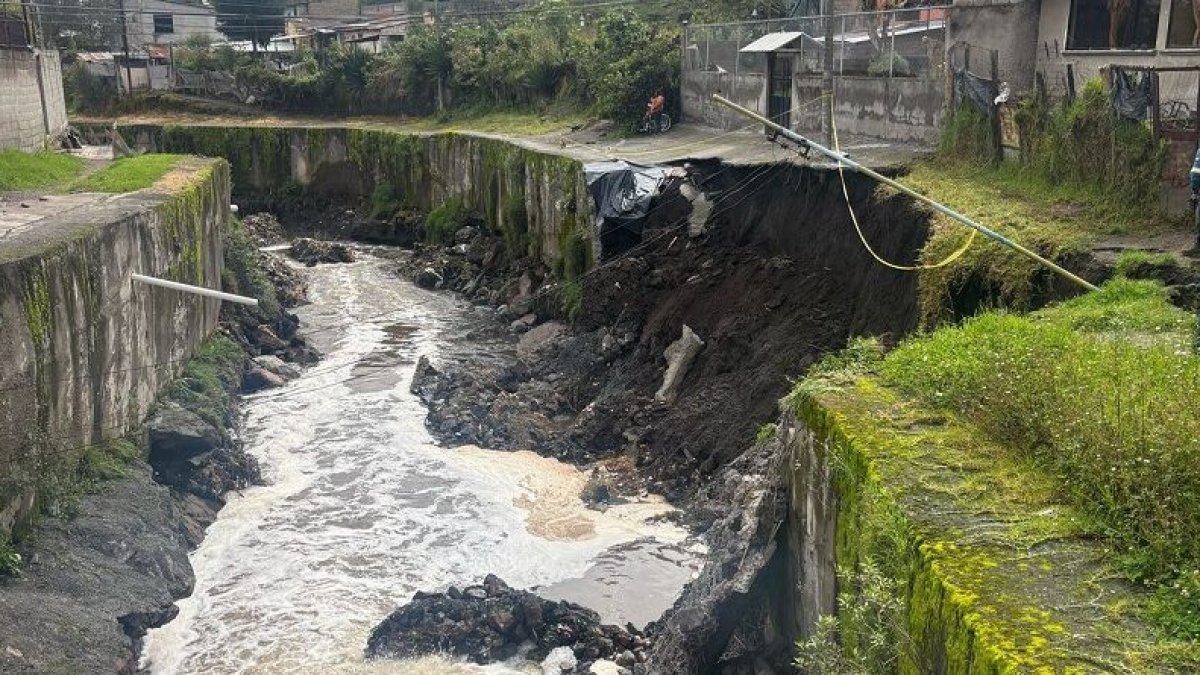 Riesgo. Los vecinos sienten temor que el deslizamiento afecte a las casas