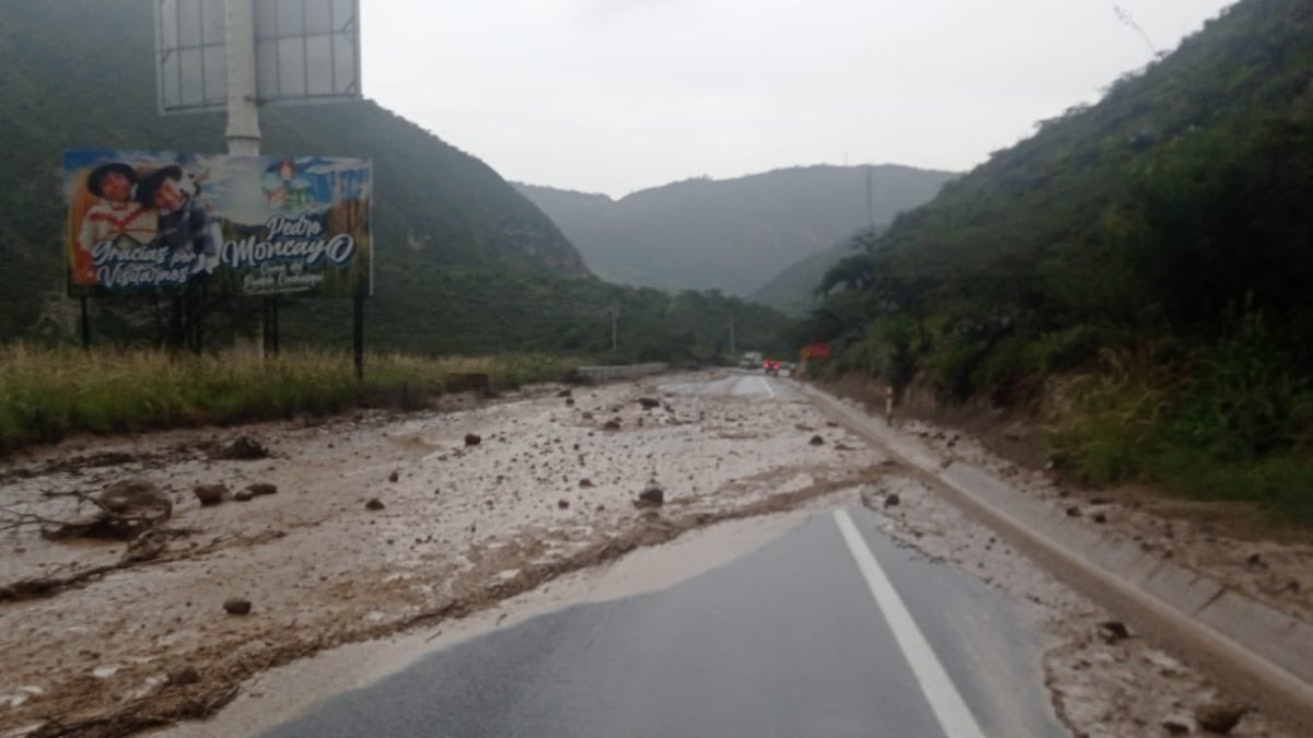 Río Pisque se desborda y afecta la Panamericana Norte en el sector Jerusalén