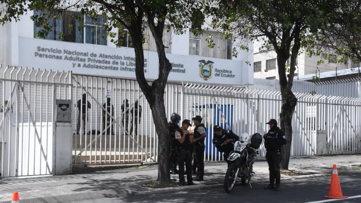 El atentado fue en el edificio matriz del SNAI, en Quito.