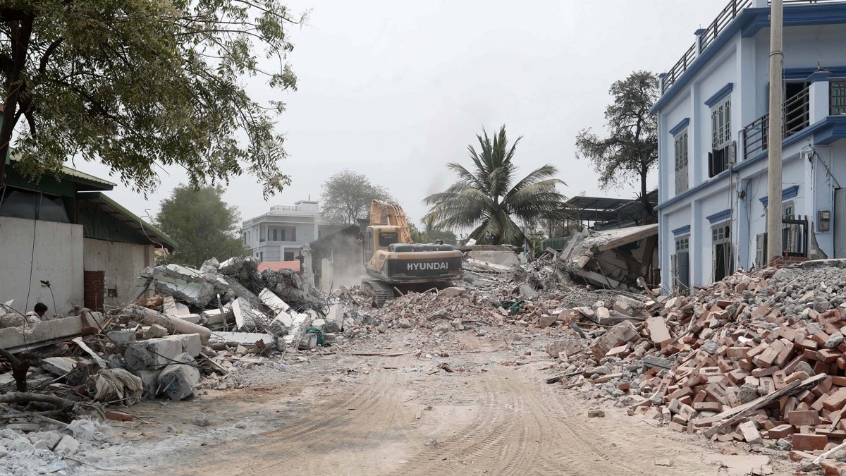 Daños causados por el terremoto del 28 de marzo en Birmania.
