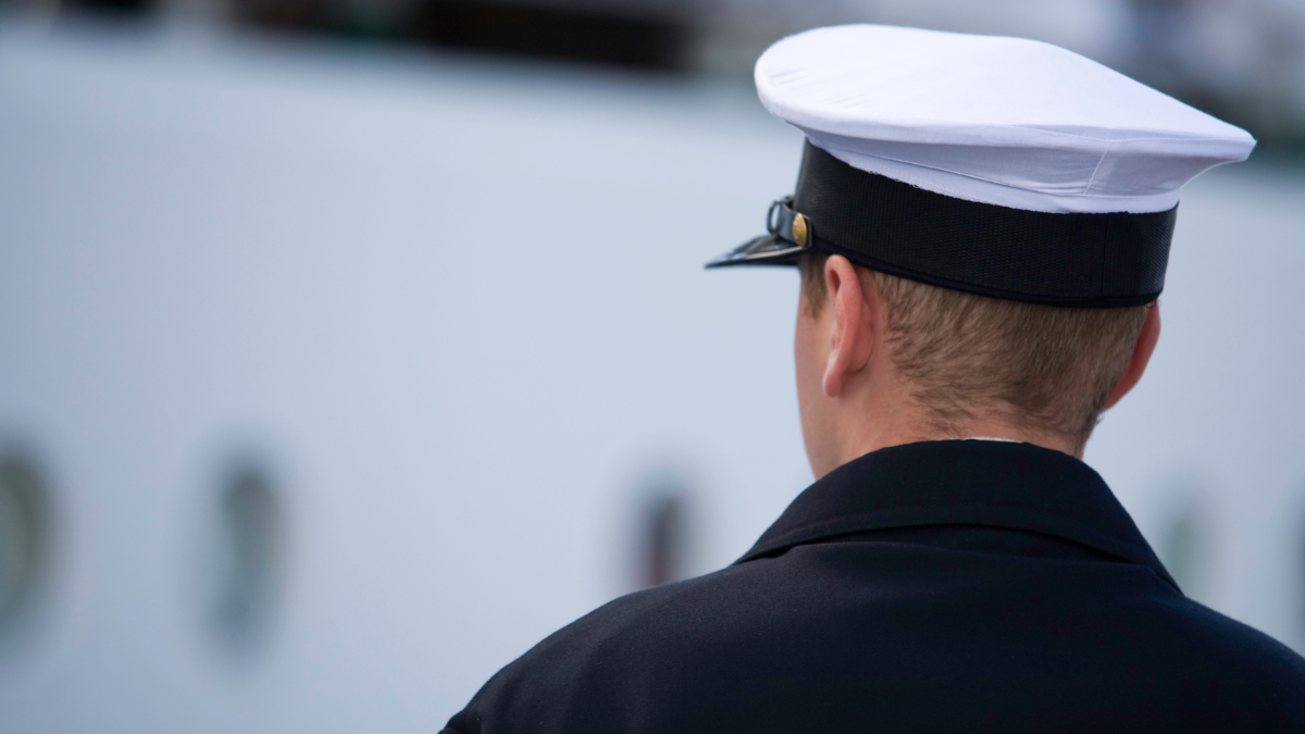 La Armada del Ecuador busca especialistas en diversas áreas para fortalecer su equipo. Conoce los requisitos y cómo postularte en línea.