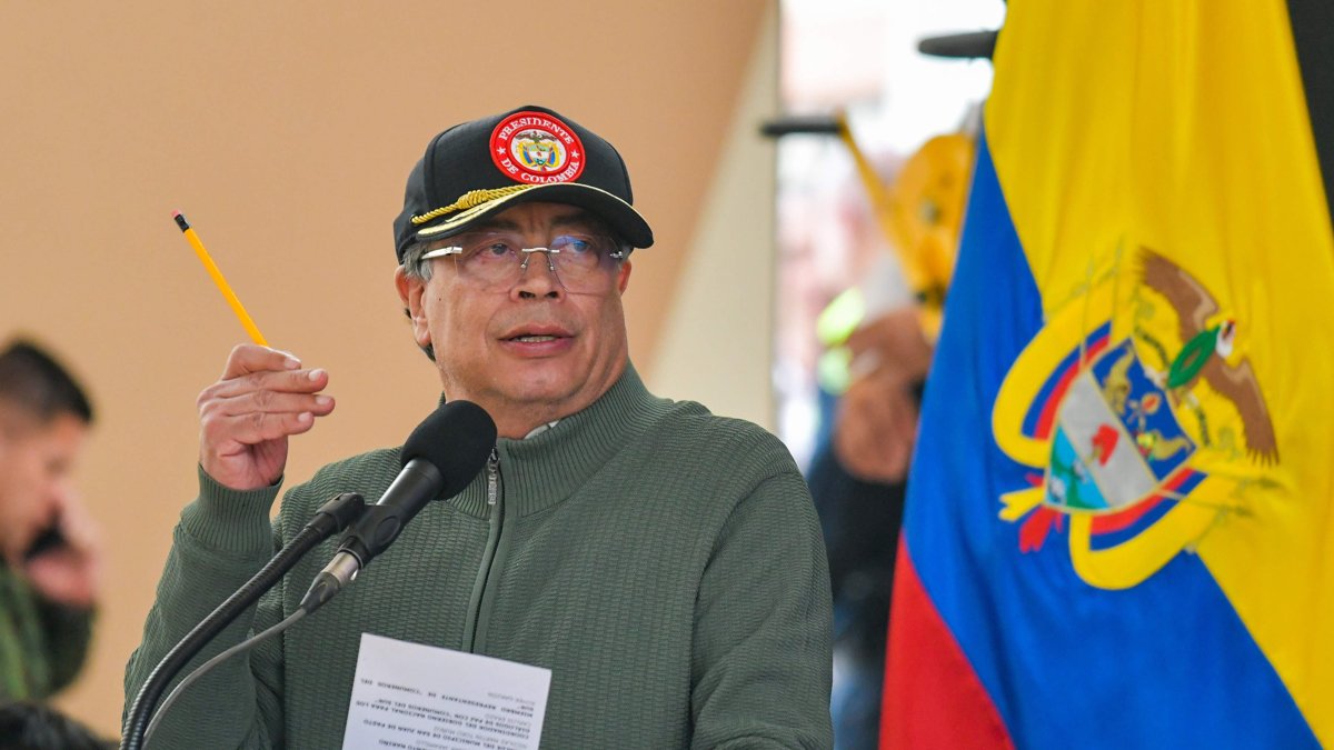 El presidente de Colombia, Gustavo Petro, durante un acto para analizar el Proceso de Paz Territorial en Nariño, este sábado 5 de abril, en Pasto.
