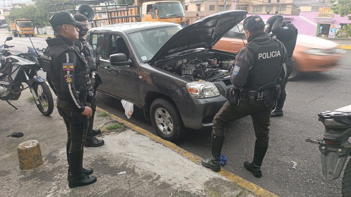 Uno de los vehículos se lo recuperó en el sector de La Ferroviaria, en el sur.