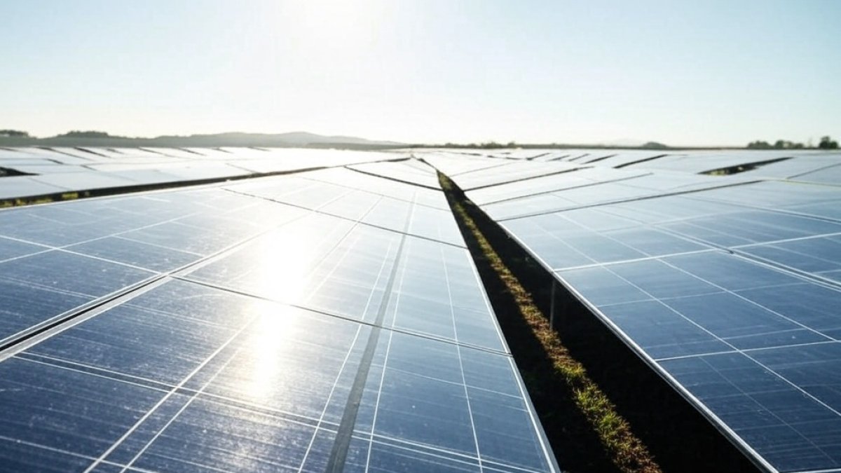 La construcción de una planta fotovoltaica puede tomar alrededor de un año (foto referencial).