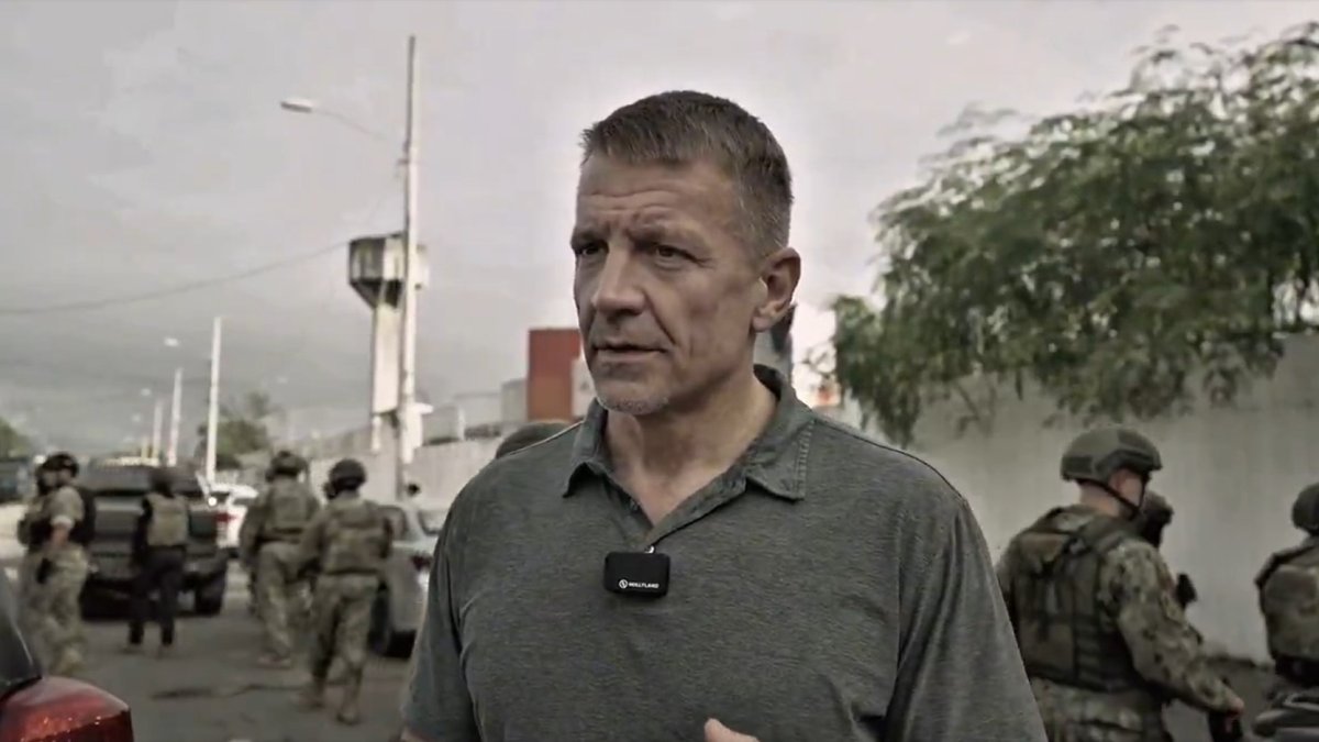 Erik Prince asistió a los patrullajes con policías y militares en el Suburbio de Guayaquil.