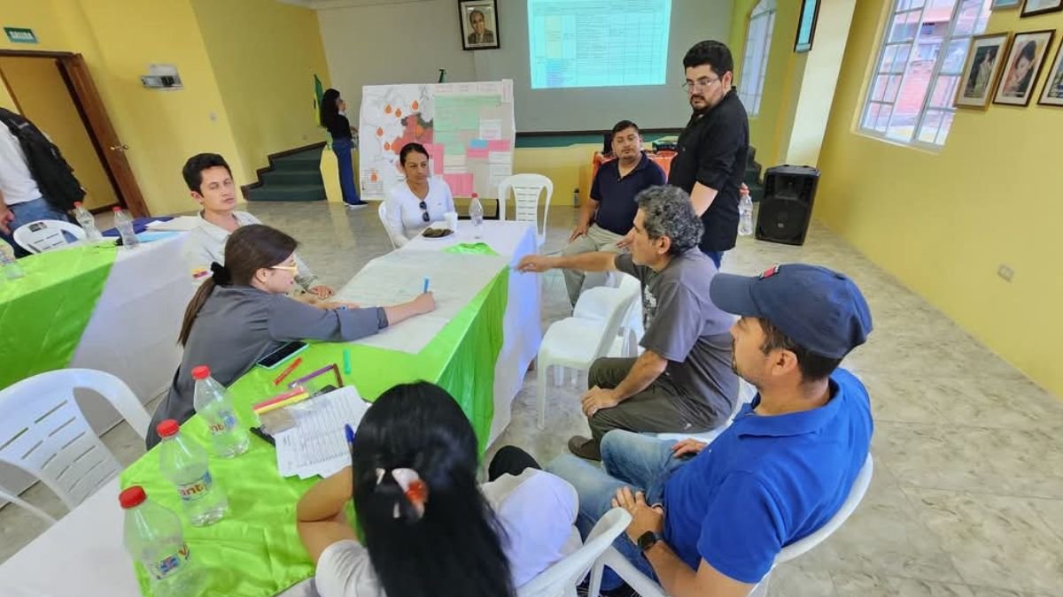 ONG. La Fundación Arcoiris se preocupa por cuidar las zonas protegidas al sur del país.