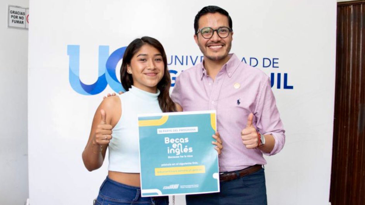 Lanzamiento oficial del programa de becas en inglés.