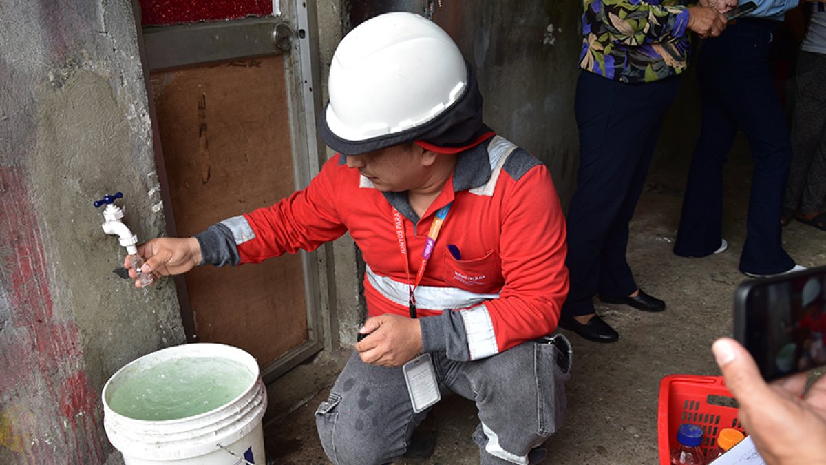 Inspección. Interagua visitó algunos sectores de Guayaquil.