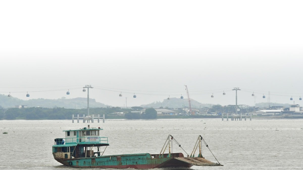 Se plantea la implementación de un sistema de transporte fluvial en el río Guayas.