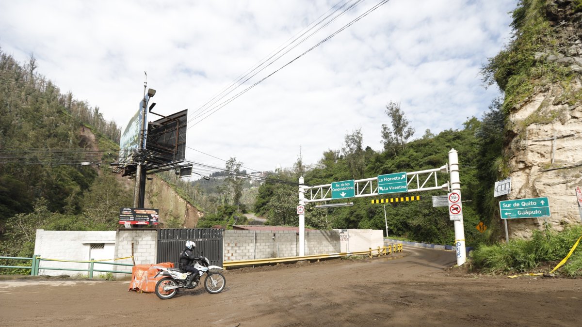 La Agencia Metropolitana de Tránsito (AMT) informó que a partir de este miércoles, la circulación por la av. De Los Conquistadores estará habilitada por horarios