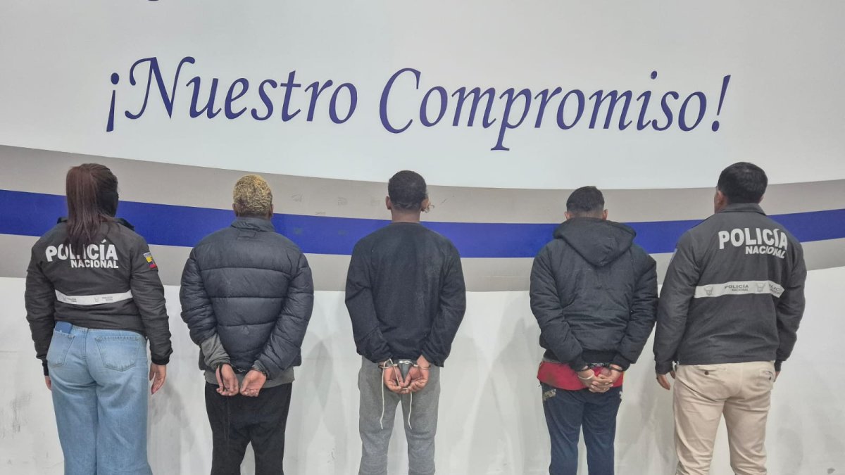 Uno de los detenidos es un adolescente y otro tiene antecedentes penales.